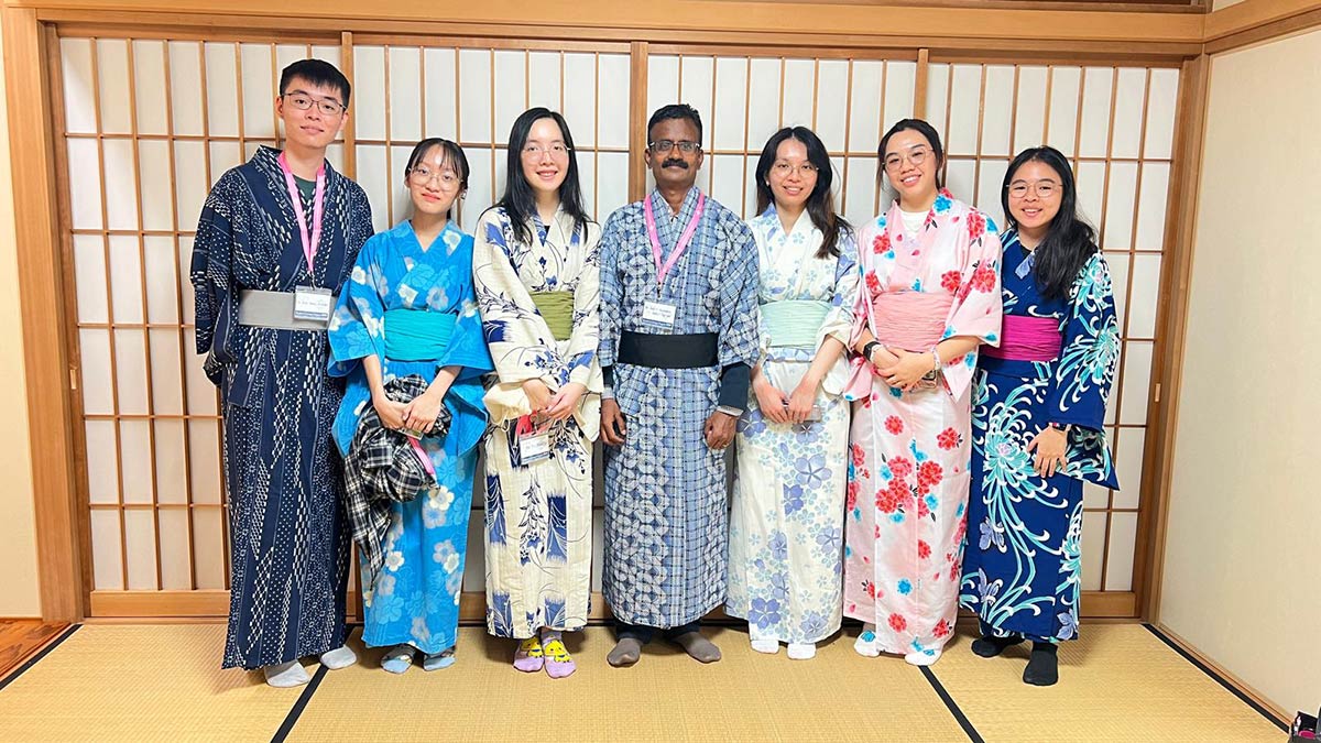 Brandon with other NUS students and Dr Zakir in yukata.