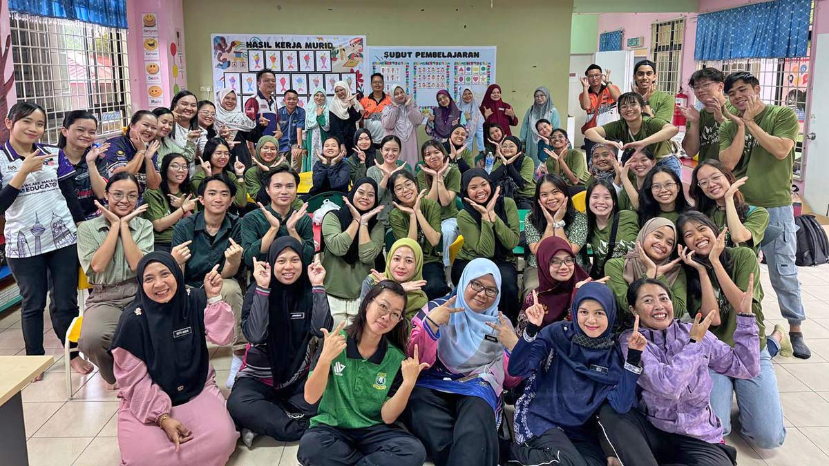 Super epic group photo to round up this article!