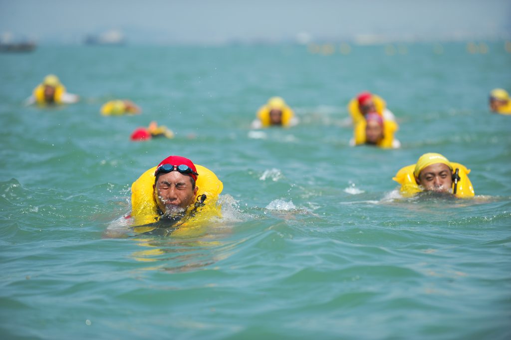 As part of the GCC, the 1km coastal swim builds trainees’ confidence in operating in open waters.