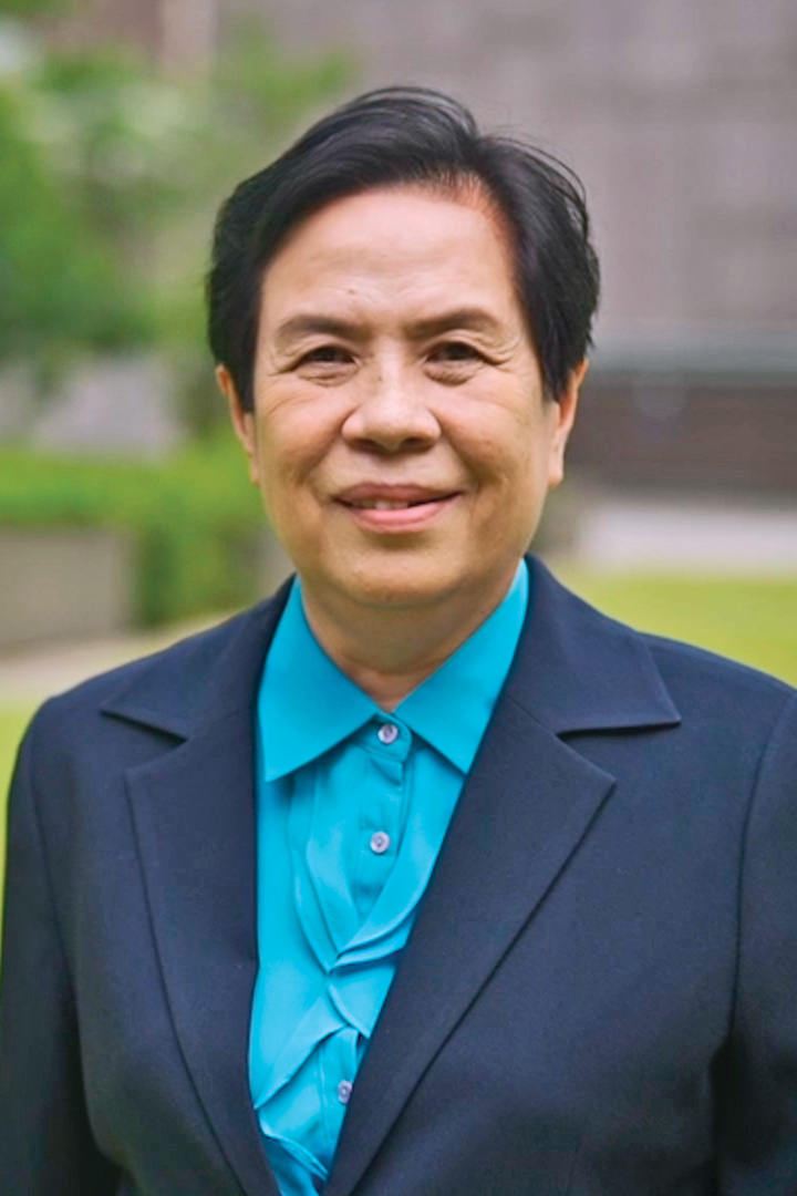 Photo of Professor Emily Ang