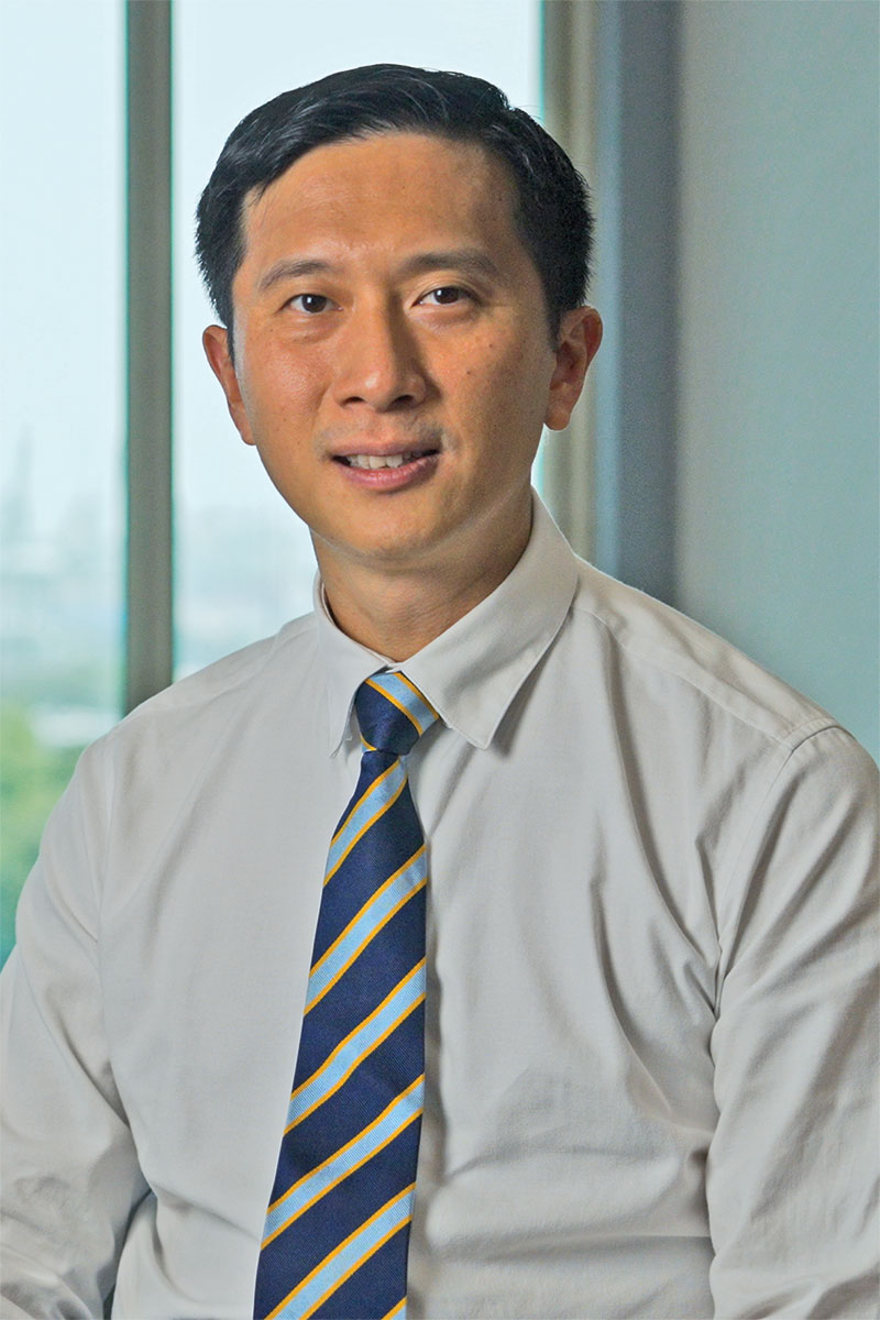 Portrait of A/Prof Ngiam Kee Yuan
