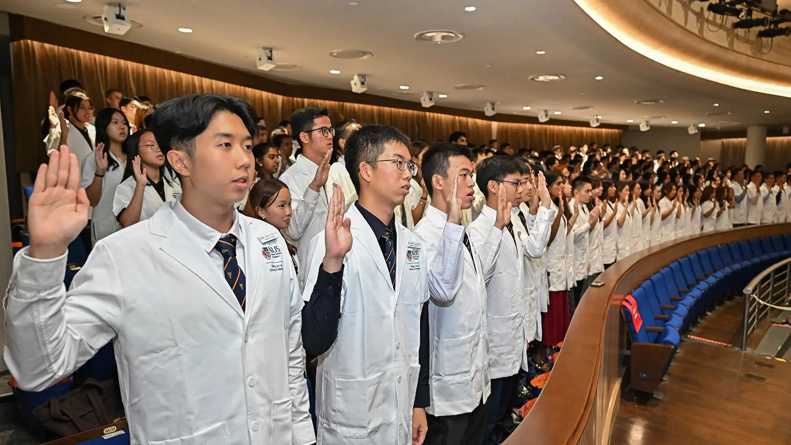 NUS Medicine Class of 2029 taking the medical student’s pledge.