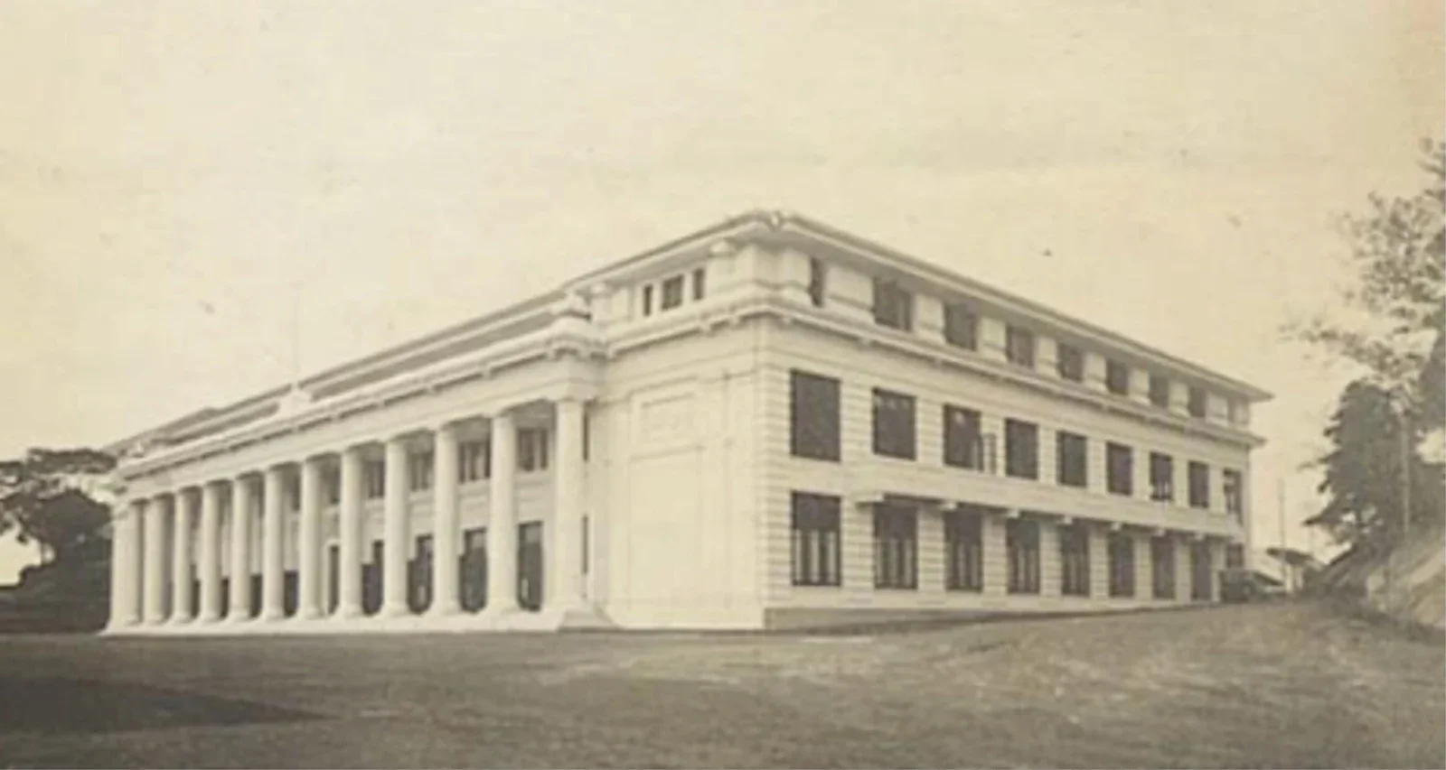 King Edward VII College of Medicine.