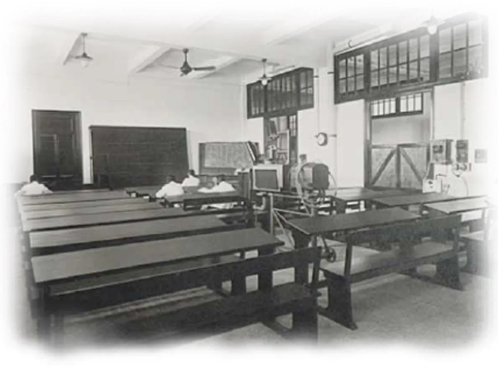 Lecture room, College of Medicine. Monochrome.