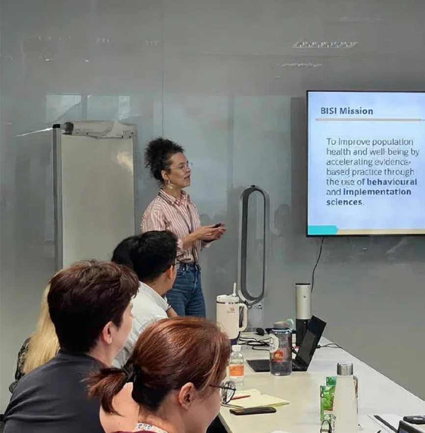 Assistant Professor Keri McCrickerd presenting a lecture.