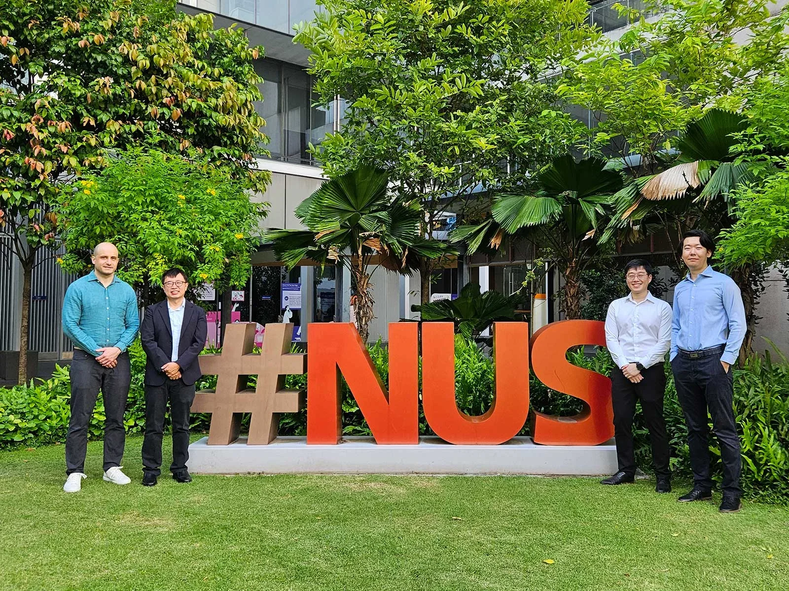 sol-02-banner-v00-4x3