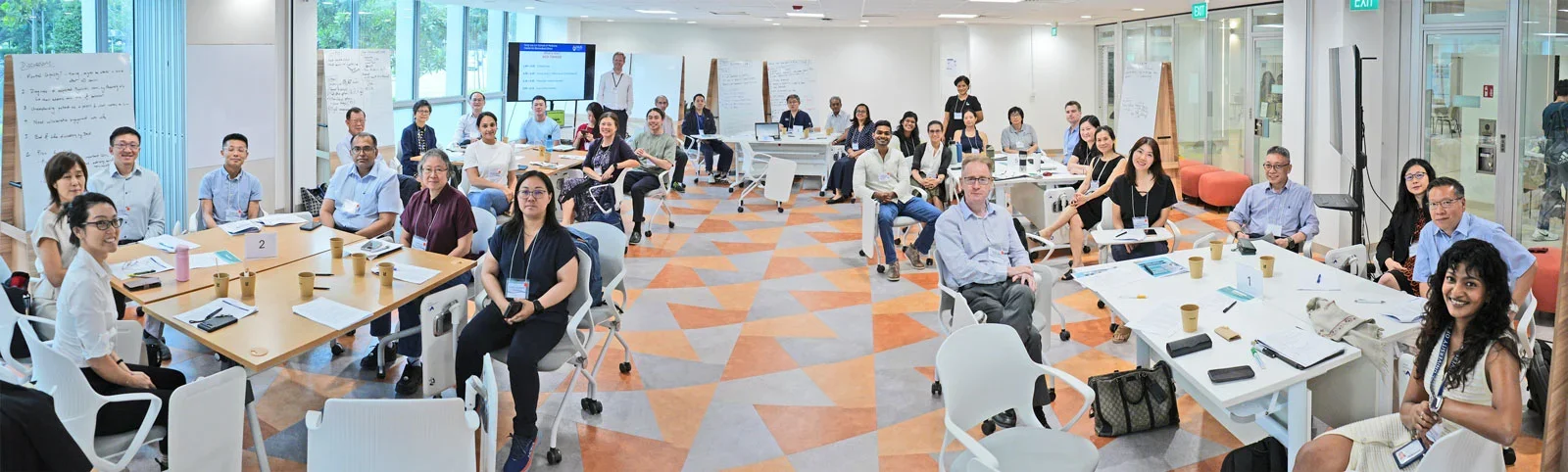 Panoramic view of Case Analysis for Clinical Ethics Committees workshop participants.